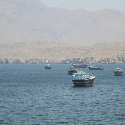 Embarcações no Estreito de Hormuz, Musandam, Omã
8 de maio de 2026
REUTERS/Stringer/ PROIBIDA REPRODUÇÃO.