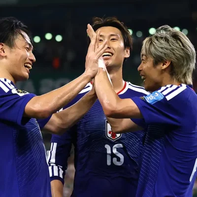 Junya Ito, do Japão, comemora o terceiro gol com Ayase Ueda e Daichi Kamada
20 de junho de 2026  também do Japão. REUTERS/Daniel Becerril