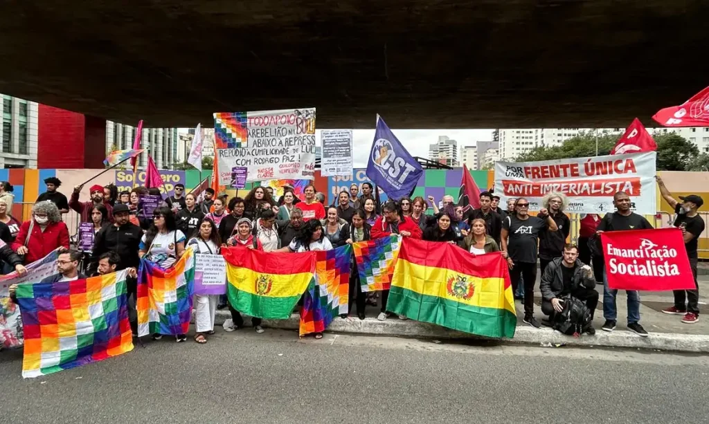 São Paulo (SP), 14/06/2026 - Manifestantes fazem ato de solidariedade a bolivianos. 
Foto Elaine Patricia Cruz/Agência Brasil