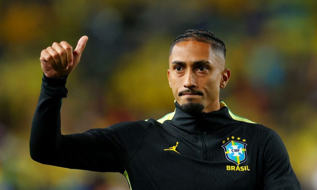 Soccer Football - FIFA World Cup 2026 - Group C - Brazil v Haiti - Philadelphia Stadium, Philadelphia, Pennsylvania, U.S. - June 19, 2026 Brazil's Raphinha acknowledges fans after the match REUTERS/Mike Segar