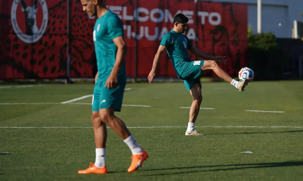 Mehdi Torabi, do Irã, durante o treino do Irã no Centro Xoloitzcuintle, Tijuana, México
12 de junho de 2026
REUTERS/Victor Medina