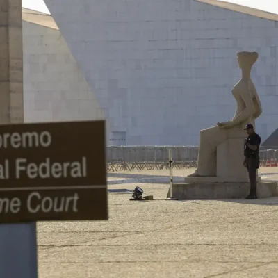 Brasília (DF) 10/09/2025 - A Primeira Turma do Supremo Tribunal Federal (STF) realiza o quarto dia de julgamento dos réus do Núcleo 1 da trama golpista, formado pelo ex-presidente Jair Bolsonaro e mais sete aliados.  Foto: Fabio Rodrigues-Pozzebom/ Agência Brasil