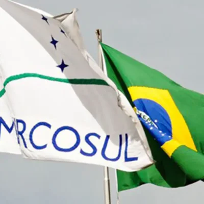 Brasília (DF), 30/06/2026 - FOTO DE ARQUIVO - Bandeiras do Brasil e do Mercosul. Foto: Leopoldo Silva/Agência Senado