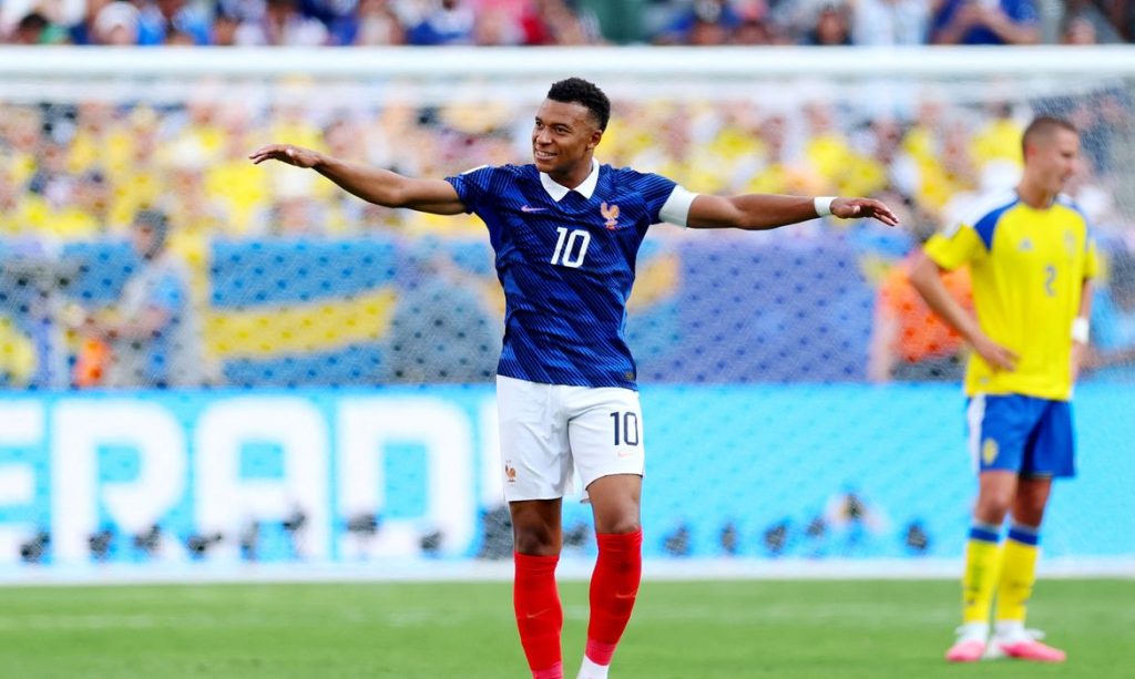 Soccer Football - FIFA World Cup 2026 - Round of 32 - France v Sweden - New York New Jersey Stadium, East Rutherford, New Jersey, U.S. - June 30, 2026 France's Kylian Mbappe celebrates scoring their third goal REUTERS/Mike Segar