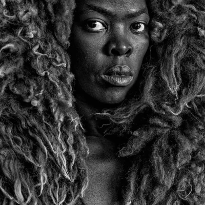 Rio de Janeiro (RJ), 15/06/2026 – Série série Somnyama Ngonyama.
Foto: Zanele Muholi/série Somnyama Ngonyama