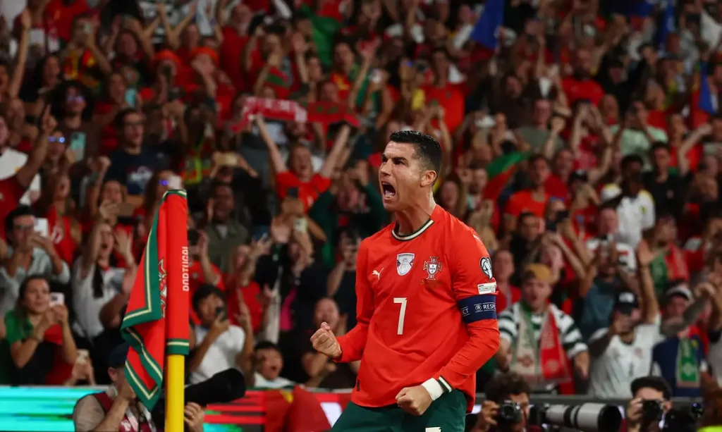 Soccer Football - FIFA World Cup - UEFA Qualifiers - Group F - Portugal v Hungary - Estadio Jose Alvalade, Lisbon, Portugal - October 14, 2025 Portugal's Cristiano Ronaldo celebrates scoring their first goal REUTERS/Pedro Nunes