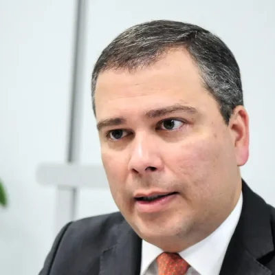 Brasília (DF), 16/04/2026 - Em entrevista à Agência Brasília, Paulo Henrique Costa, presidente da estatal conta como a instituição se moderniza para ampliar sua atuação no Entorno e no resto do país.
Fotos: Lúcio Bernardo Jr/Agência Brasília