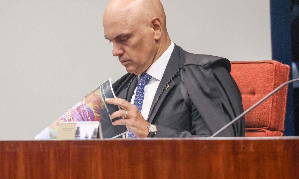 Brasília (DF), 25/02/2026 – Ministro Alexandre de Moraes participa no plenário da primeira turma do segundo dia do julgamento no STF dos mandantes do assassinato da ex-vereadora, Marielle Franco.
Foto: Valter Campanato/Agência Brasil