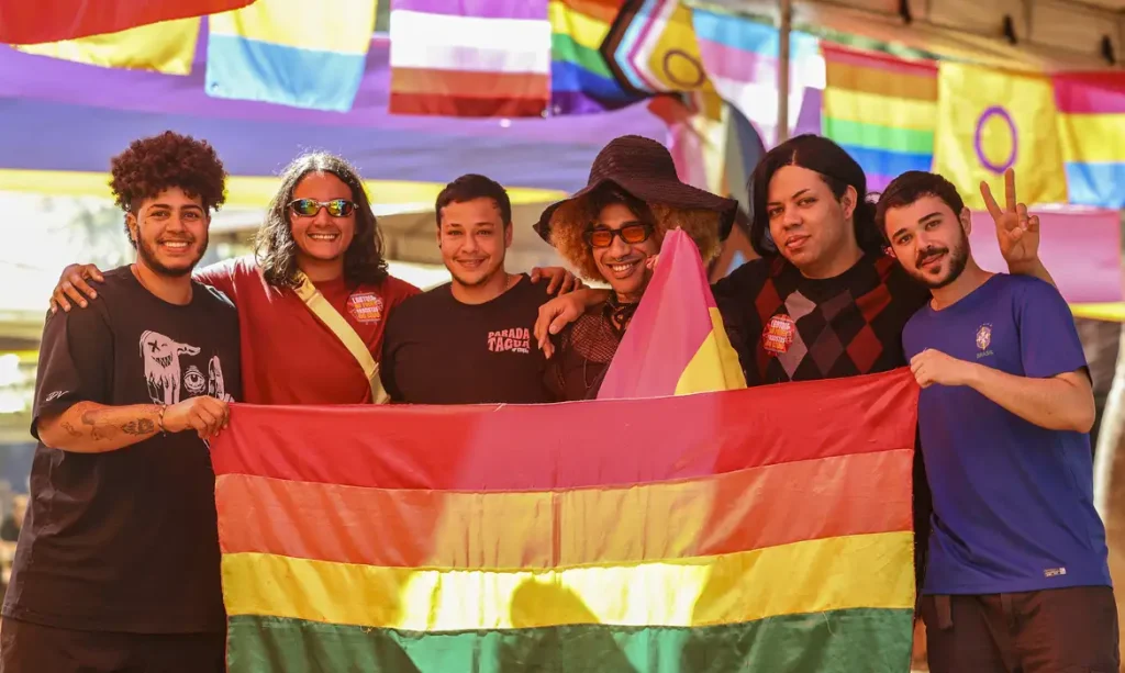 Brasília (DF), 28/06/2026 - Dia do orgulho LGBT+ no Eixão do Lazer. Foto: Marcelo Camargo/Agência Brasil