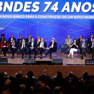 Rio de Janeiro (RJ), 22/06/2026 - A presidente da Petrobras Magda Chambriard fala durante evento. O presidente da República, Luiz Inácio Lula da Silva, participa da cerimônia de anúncios de ampliação dos investimentos no âmbito da Nova Indústria Brasil (NIB), além de parceria entre BNDES e Petrobras para pesquisa sobre minerais críticos e estratégicos, no Teatro BNDES, centro da cidade. Foto: Tânia Rêgo/Agência Brasil