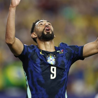 Atacante ficou fora da edição passada na lista final, mas deu a volta por cima e foi decisivo, com dois gols, na 1ª vez atuando como titular em um Mundial. Camisa 9 destacou clima de união do grupo brasileiro e como ambiente ajuda a superar os desafios.