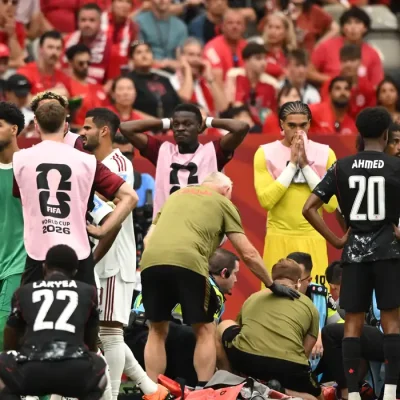Ismaël Koné recebe tratamento no gramado
18 de junho de 2026 Anne-Marie Sorvin-Imagn Images