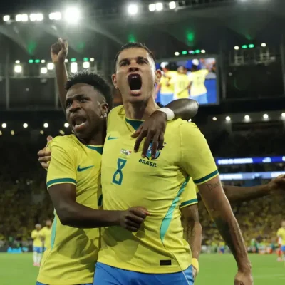 Bruno Guimarães e Vinícius Jr celebram gol do Brasil contra o Panamá
31 de maio de 2026 REUTERS/Ricardo Moraes