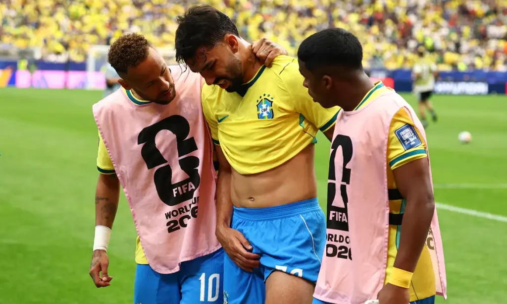 Soccer Football - FIFA World Cup 2026 - Round of 32 - Brazil v Japan - Houston Stadium, Houston, Texas, U.S. - June 29, 2026 Brazil's Lucas Paqueta reacts with Neymar Jr. and Endrick at halftime REUTERS/Phil Noble