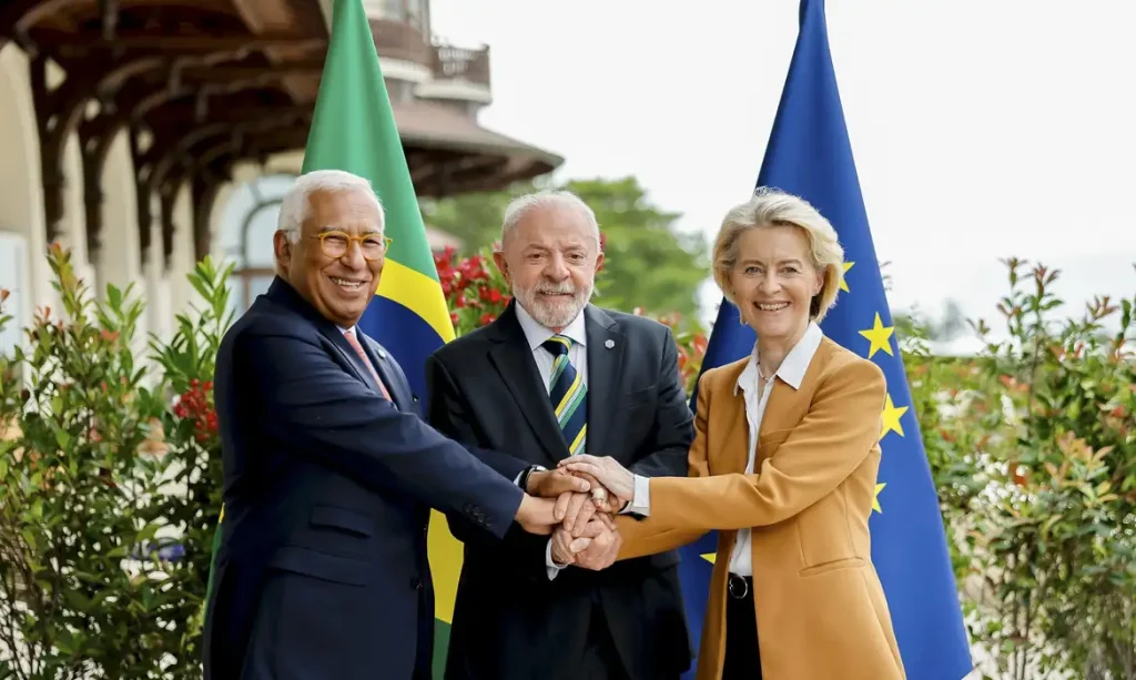16.06.2026 - Presidente da República, Luiz Inácio Lula da Silva com Presidente da Comissão Europeia, Ursula von der Leyen e Presidente do Conselho Europeu, António Costa na Cúpula do G7, em Évian-les-Bains - França.
Foto: Ricardo Stuckert / PR