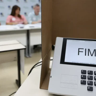 São Paulo (SP), 02/10/2024 - Simulação da eleição para demonstração do fluxo de votação, em uma seção eleitoral cenográfica, no Tribunal Regional Eleitoral de São Paulo - TRE-SP. Foto: Rovena Rosa/Agência Brasil