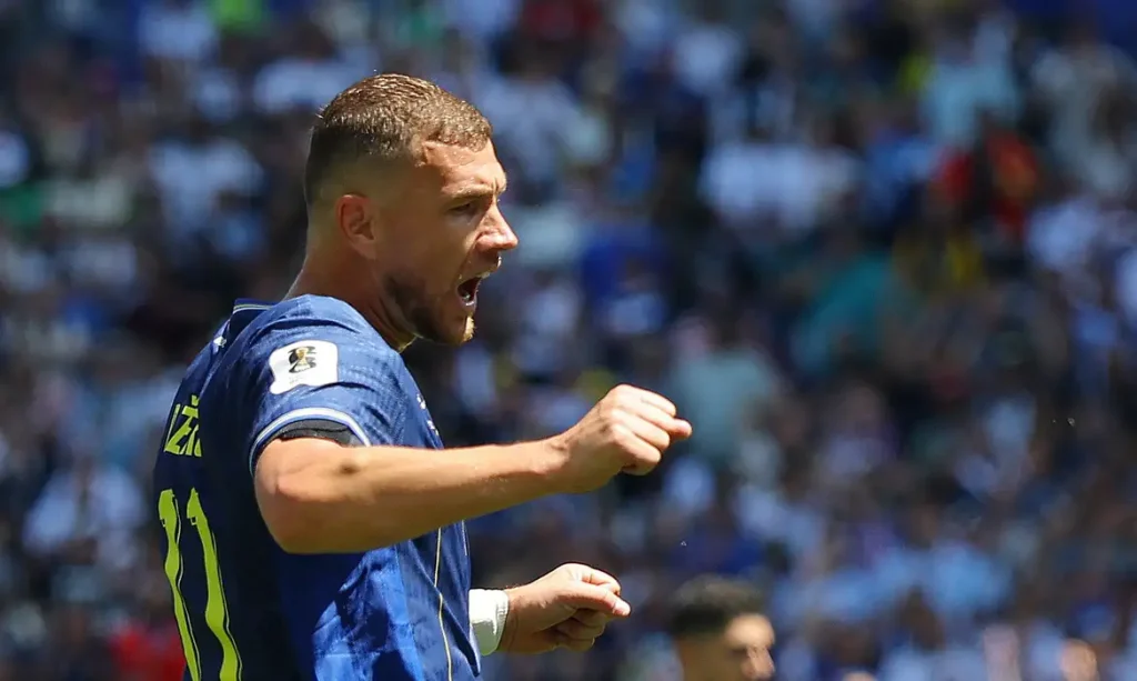 Edin Dzeko, da Bósnia, comemora o segundo gol da sua equipe
24 de junho de 2026 REUTERS/Carlos Barria