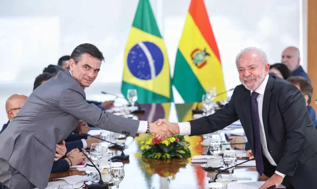 Brasília (DF), 16/03/2026 - Presidente da Bolívia, Rodrigo Paz (e) reunido com presidente, Luiz Inácio Lula da Silva (d), durante reunião bilateral no Palácio do Planalto. 
Foto: Marcelo Camargo/Agência Brasil
