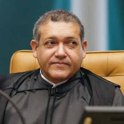 Ministro Nunes Marques durante sessão solene de posse no STF.