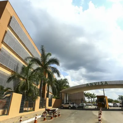 Fachada do edifício sede da Agência Nacional de Vigilância Sanitária (Anvisa).