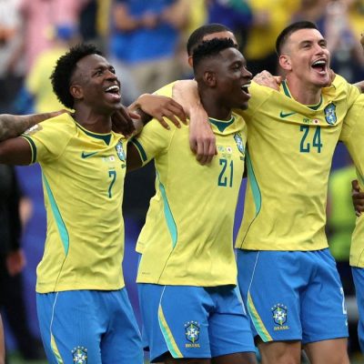 Jogadores da seleção brasileira comemoram vitória na Copa do Mundo 2026