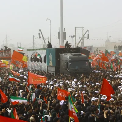 Cortejo fúnebre do falecido líder supremo do Irã, aiatolá Ali Khamenei
7 de julho de 2026 Mehdi Khezrian/ISNA/via WANA via REUTERS