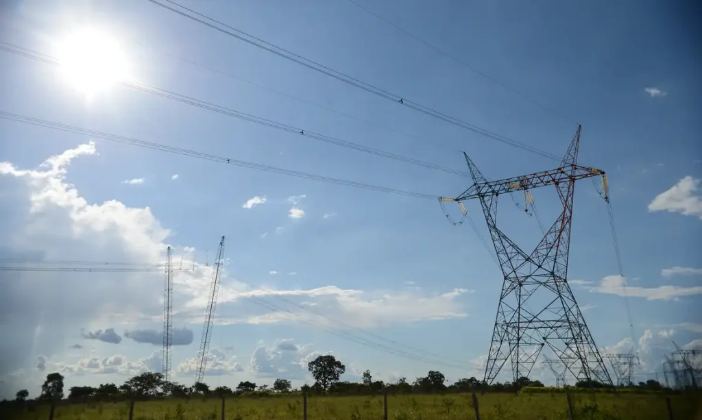 Linhas de transmissão de energia, energia elétrica