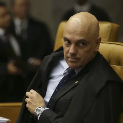 O ministro Alexandre de Moraes durante o julgamento em que o STF decide pela legalidade ou não da prática de sacrifícios animais em cultos religiosos.