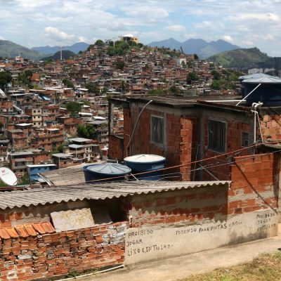 Rio de Janeiro (RJ), 22/02/2023 - Aglomerado de casas das favelas do Complexo do Alemão, zona norte da cidade.  Foto: Tânia Rêgo/Agência Brasil