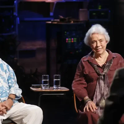 Rio de Janeiro (RJ), 26/09/2023 - Gravação do programa Cine Resenha, da TV Brasil, com o cineasta Luiz Carlos Barreto e a produtora Lucy Barreto, sua esposa, apresentado por Priscila Rangel. Foto: Fernando Frazão/Agência Brasil
