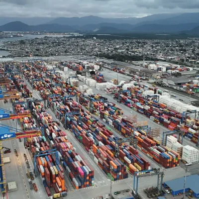 Imagem de drone mostra o Porto de Santos (SP), 31 de julho de 2025. REUTERS/Jorge Silva