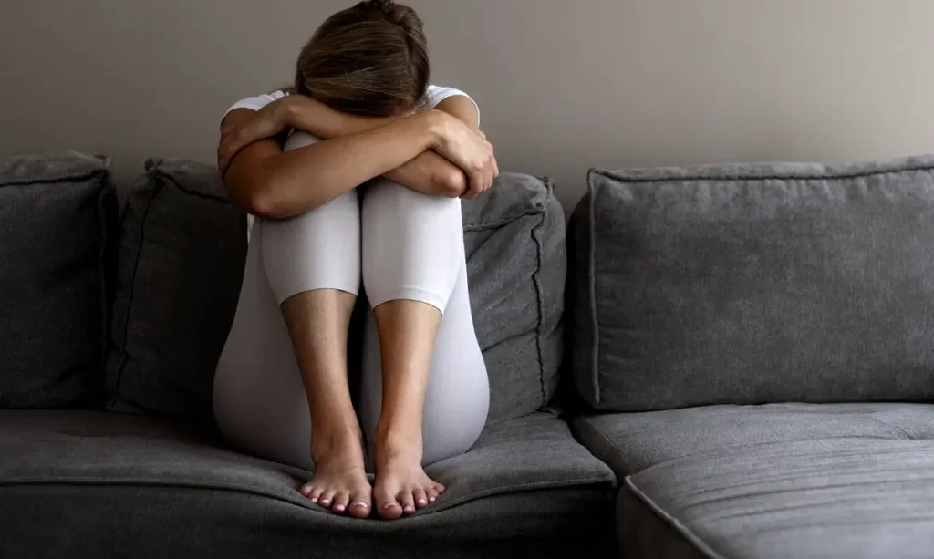 Violência contra a mulher, criança e adolescente. Violência doméstica. Foto: Freepick