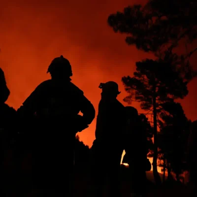 Bombeiros combatem incêndio na região espanhola de Ávila
29/07/2025 REUTERS/Juan Medina