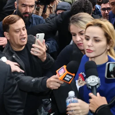 May 21, 2026, Sao Paulo, Sao Paulo, Brasil: Sao Paulo (SP), 05/21/2026 – Police / Operation / Deolane Bezerra – Influencer and lawyer Deolane Bezerra arrives at the DHPP (Department of Homicides and Protection of Persons), in the central region of Sao Paulo, after being arrested during an operation investigating a money laundering scheme linked to the PCC, the court ordered the blocking of R$ 27 million in the influencer's assets this Thursday (21).(Foto: Leco Viana/Thenews2/Zumapress) (Credit Image: © Leco Viana/TheNEWS2 via ZUMA Press Wire)