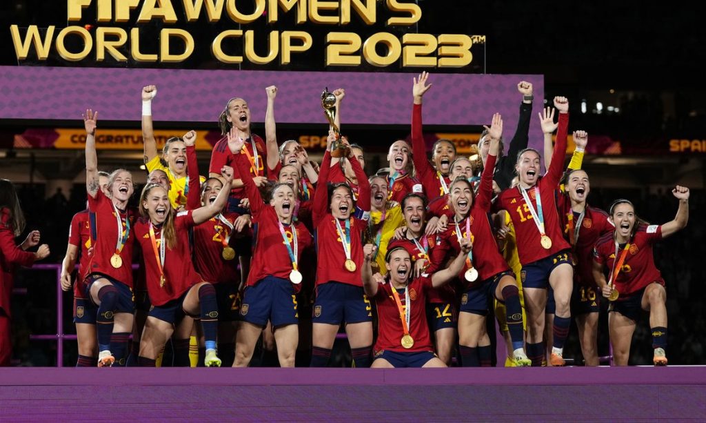Spain celebrates with the trophy after winning during the FIFA Women's World Cup Australia & New Zealand 2023 Final match between Spain and England at Stadium Australia on August 20, 2023 in Sydney, Australia. (Photo by Jose Breton/Pics Action/NurPhoto)NO USE FRANCE