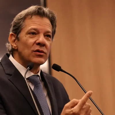 Brasília (DF), 28/08/2025 - O ministro da Fazenda, Fernando Haddad, durante entrevista coletiva para detalhar duas operações da Polícia Federal para combater a atuação do crime organizado no setor de combustíveis. Foto: José Cruz/Agência Brasil