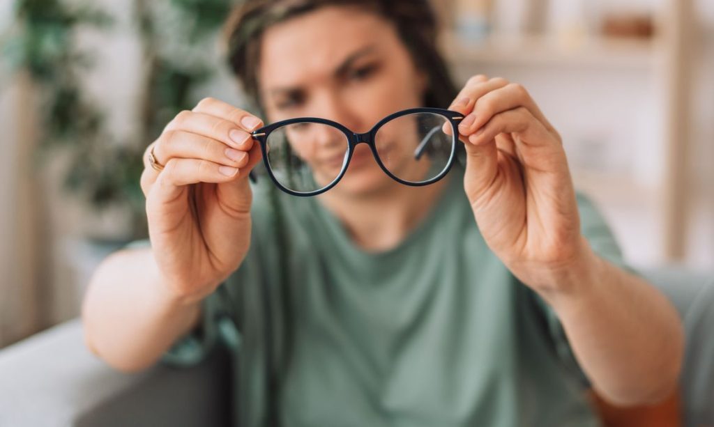 Problema de vista - Oftamologista - óculos - Ocular. Foto: Anastassiya/ Adobe Stock