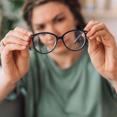 Problema de vista - Oftamologista - óculos - Ocular. Foto: Anastassiya/ Adobe Stock