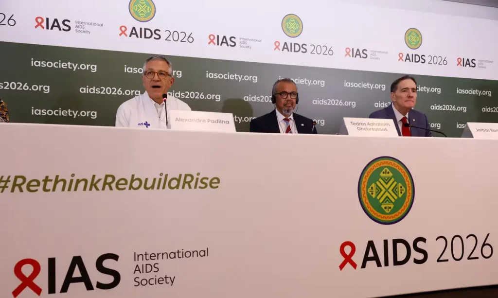Rio de Janeiro (RJ), 27/07/2026 – Pronunciamento à imprensa do ministro da Saúde, Alexandre Padilha, do diretor-geral da Organização Mundial da Saúde,Tedros Adhanom Ghebreyesus, e do diretor da Organização Pan-Americana da Saúde, Jarbas Barbosa, na abertura da 26° Conferência Internacional de AIDS.  Foto: Fernando Frazão/Agência Brasil