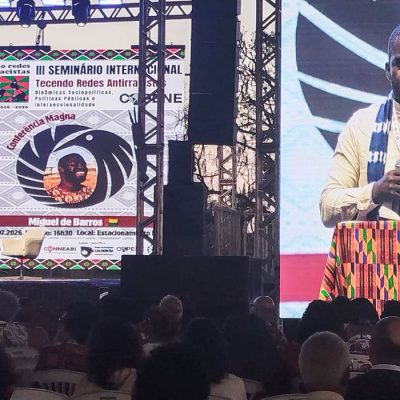 Sociólogo africano diz que Brasil é atacado por causa de terras raras
Miguel de Barros, da Guiné-Bissau, discursou em congresso na capital . Foto: Luiz Cláudio/ Agência Brasil