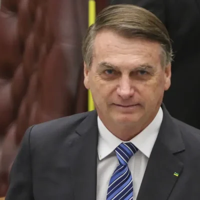 O presidente da República, Jair Bolsonaro, participa de cerimônia de posse dos desembargadores Messod Azulay Neto e Paulo Sérgio Domingues, como ministros do Superior Tribunal de Justiça (STJ).