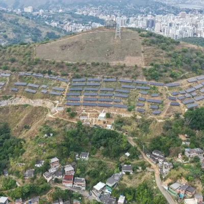 Brasília – DF – 06/07/2026 Usina solar em comunidade de Niterói gera energia para 19 creches. Crédito: Leonardo Simplicio