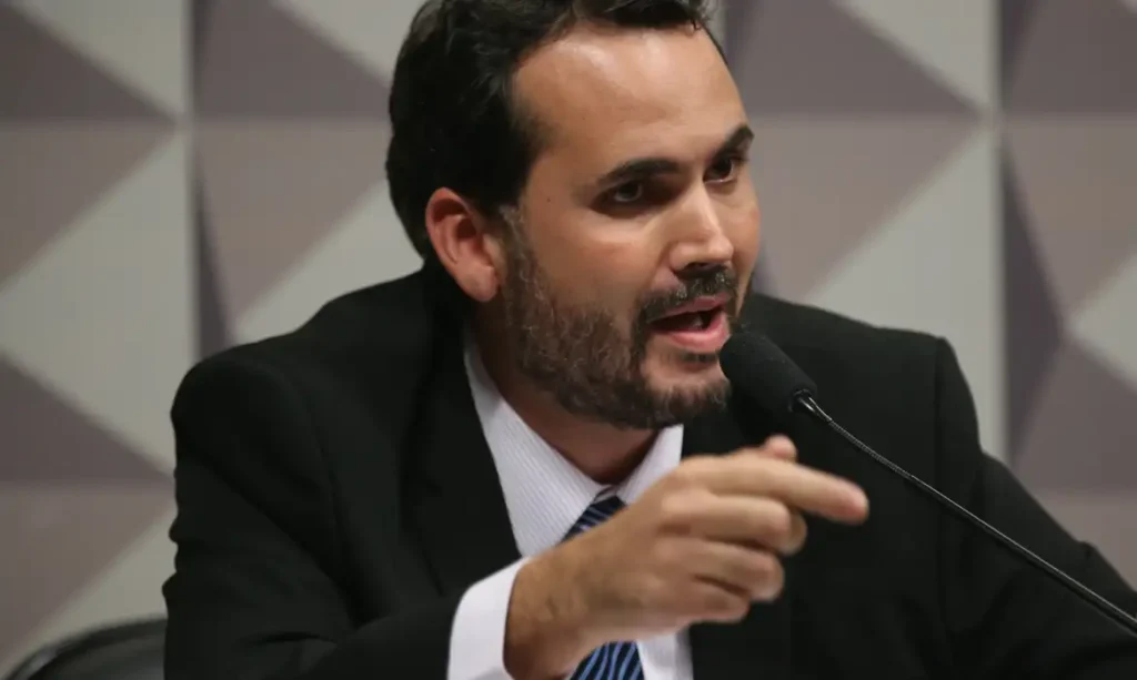 Brasília - O ex-secretário executivo adjunto da Casa Civil Bruno Moretti fala na Comissão do Impeachment (Fabio Rodrigues Pozzebom/Agência Brasil)