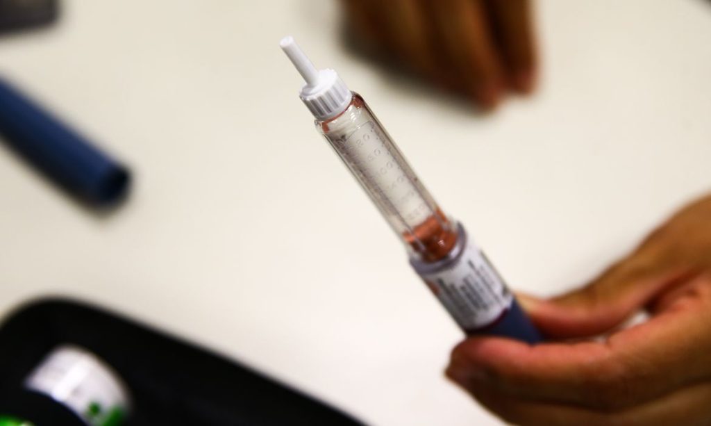 Canetas para aplicação de insulina,exame da curva glicêmica