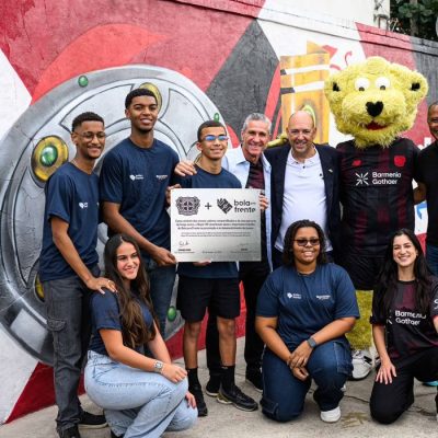 Instituto Bola pra Frente, Parceria, Vayern Leverkusen, Complexo de Muquiço