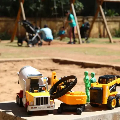 Crianças brincam no Parque Estadual da Água Branca, na Barra Funda.
