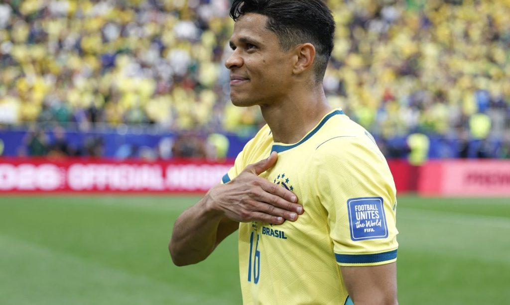 Jogador Douglas Santos, da seleção brasileira de futebol. Foto: Rafael Ribeiro/CBF