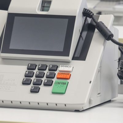 Brasília (DF), 01/12/2025 – Urna eletrônica que será utilizada no teste público de segurança dos sistemas eleitorais 2026.