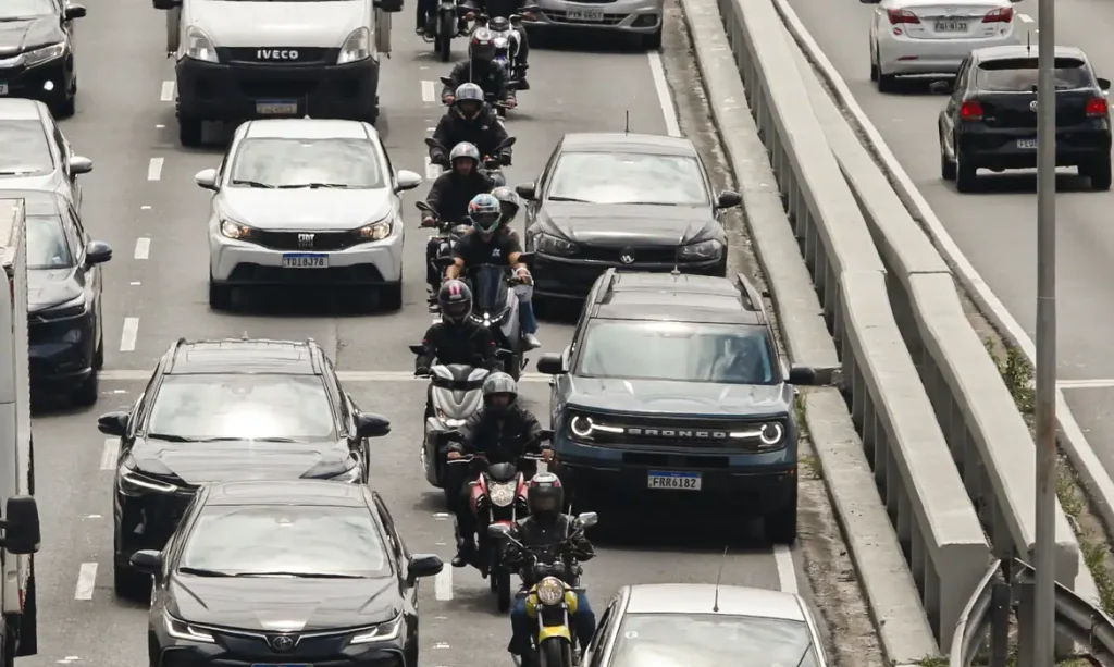 São Paulo (SP), 16/01/2025 - Aplicativo 99, lança serviço de Moto Taxi em São Paulo, contrariando norma da prefeitura que proíbe o serviço.
Foto: Paulo Pinto/Agência Brasil