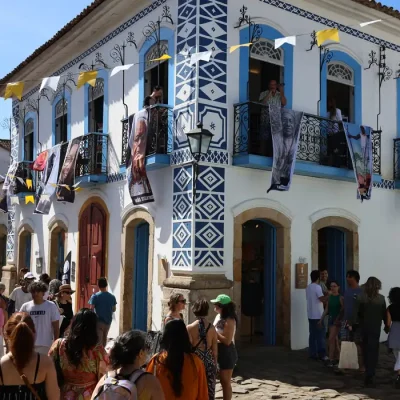 Paraty (RJ), 02/08/2025 - Centro Histórico de Paraty durante a 23ª Festa Literária Internacional de Paraty - Flip. Foto: Rovena Rosa/Agência Brasil